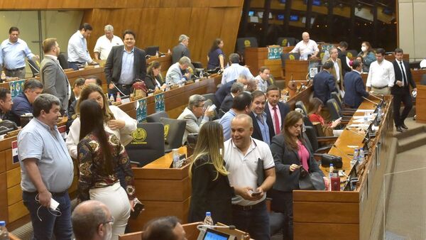 Sin certezas hasta hoy, diputados apelan a presión para juicio a fiscala