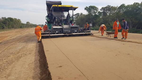 Crónica / Ruta Pilar- Alberdi: a punto de concluir el asfaltado de los primeros 9 km del Tramo 1