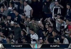 Crónica / [VIDEO] El cántico de la hinchada de la O: "pongan huevo de verdad..."
