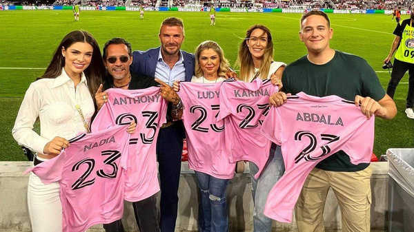 Crónica / Nadia Ferreira y su familia recibieron regalos de David Bekcham