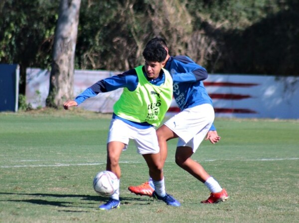 La Albirroja Sub 17 se enfoca en Uruguay - APF