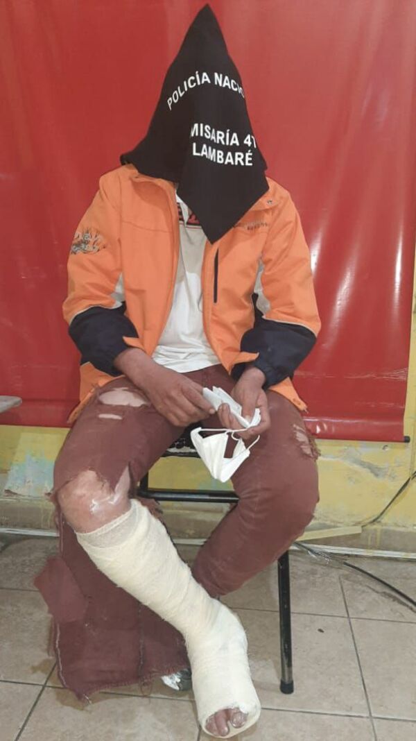 Quiso escapar de la Policía, chocó, se fracturó y fue apresado - Policiales - ABC Color