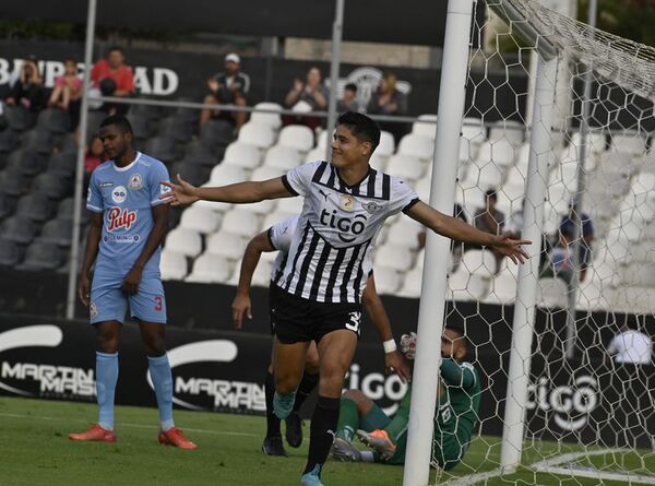 Libertad 4-Resistencia 0: El campeón descarga toda su furia - Fútbol - ABC Color