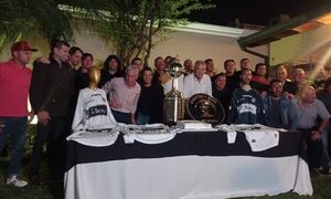 ¡Festejo por los 20 años de la Libertadores del Olimpia!