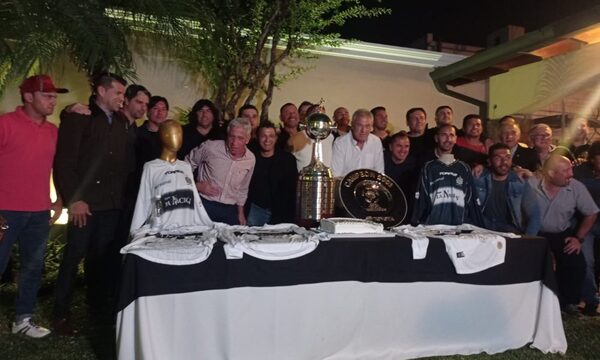 ¡Festejo por los 20 años de la Libertadores del Olimpia!