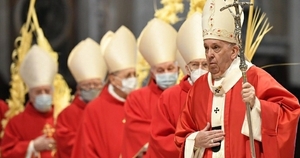Papa Francisco pide rezar por las víctimas de violencia