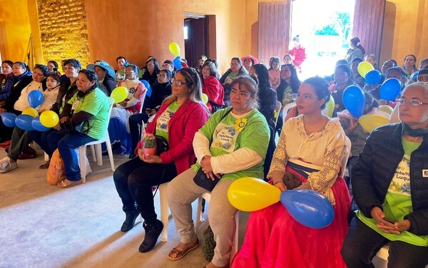 Más de 100 mujeres conforman comité productivo “Luque Poty” •