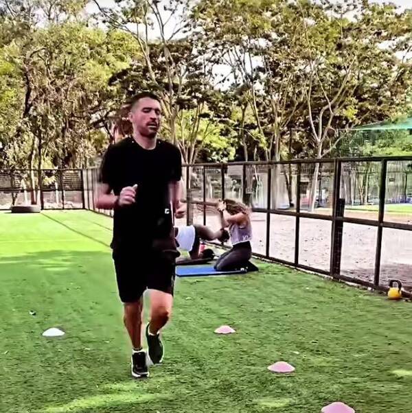 Crónica / [VIDEO] ¿Y vos qué tal? Así entrena "Sasá" a sus 40 años