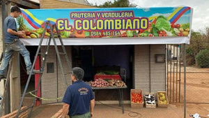 Crónica / Pelotero no tuvo lugar en 12 de Octubre y decidió abrir su propio negocio