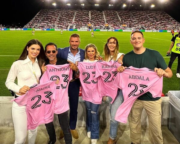 Nadia Ferreira, su mamá, sus amigos y Marc Anthony recibieron obsequios de David Beckham - Gente - ABC Color