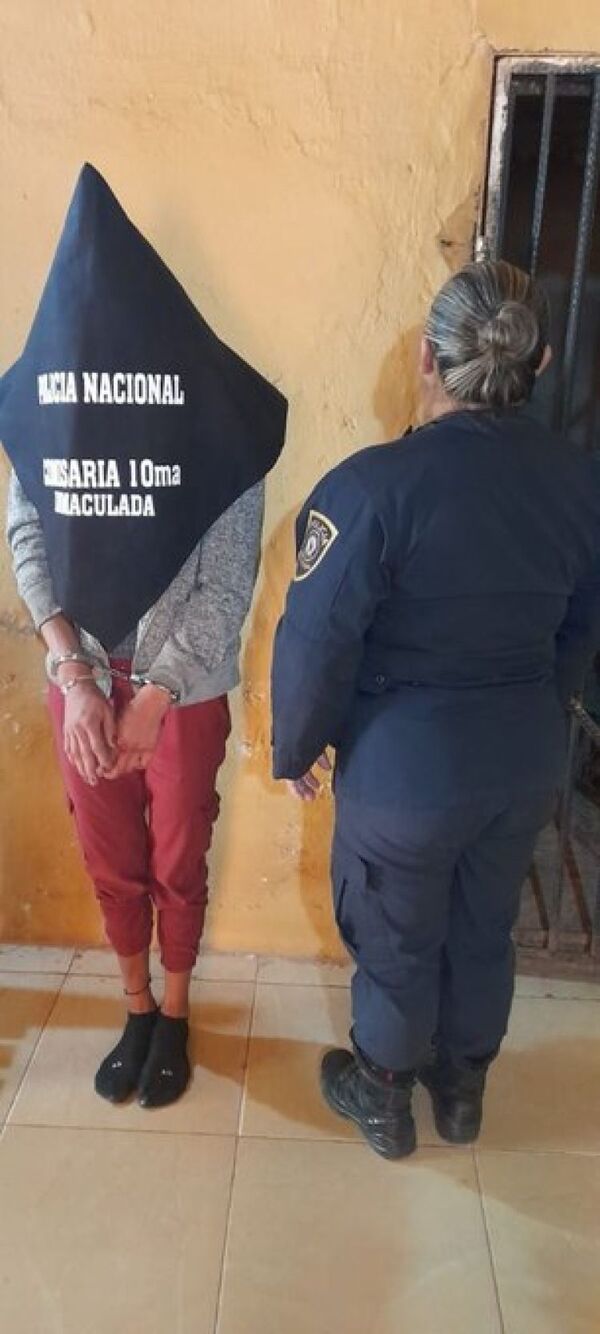 Mujer es aprehendida tras asaltar con un machetillo a su víctima