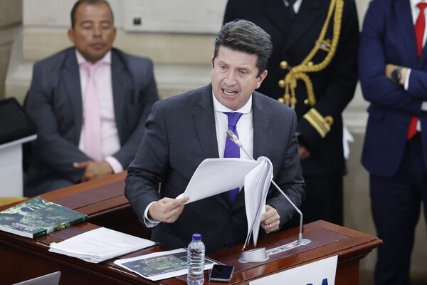 Transportadores colombianos protestan por el asesinato de conductores de autobús - MarketData