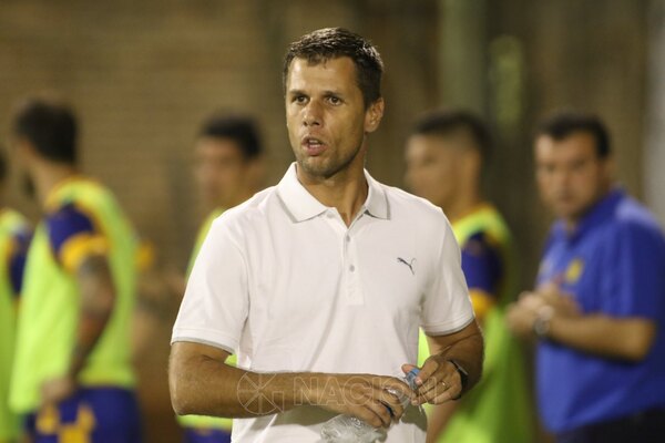 Habilitan curso de metodología de trabajo en el fútbol con presencia de reconocidos profesionales