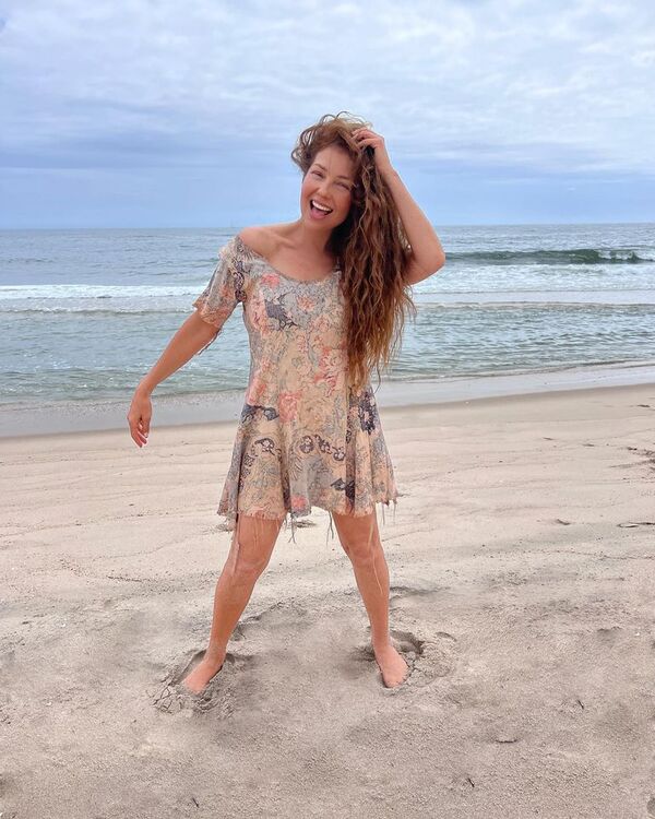 Thalía volvió a vestirse de Marimar y causó revuelo entre los fans de “La costeñita” - Gente - ABC Color