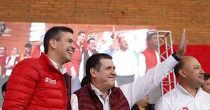 La Nación / Encuesta en Asunción arroja como ganadores a Santiago Peña y Horacio Cartes: miden por encima del 50%