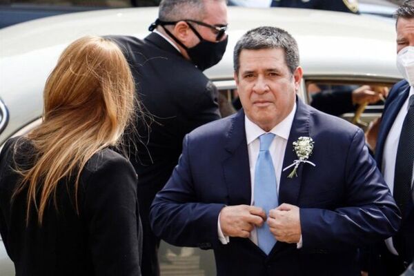 Cartes no asistirá a convocatoria de comisión sobre lavado de dinero - Radio Imperio