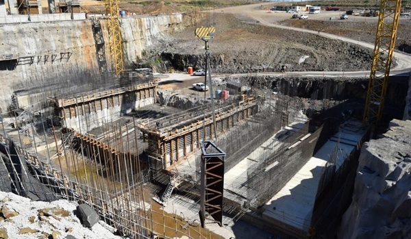 En Aña Cuá se realizó la primera operación de descenso de componentes metálicos para futura unidad generadora