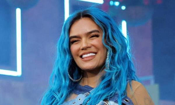 Crónica / ¿Cerrando ciclos? Karol G cambia su famoso color de cabello