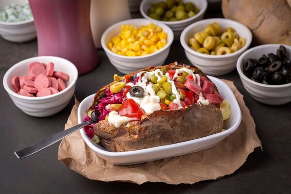 ¡Mmm! Papas rellenas con chorizos y choclo - Gastronomía - ABC Color