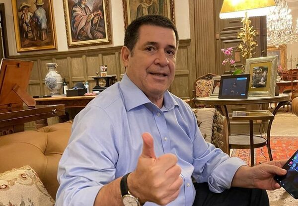 Horacio Cartes congratula a abogados en su día - ADN Digital