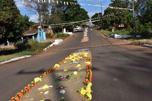 Hermosas alfombras adornan las calles del barrio Guaraní en Pedro Juan Caballero - Nacionales - ABC Color