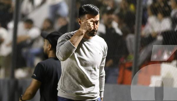 Crónica / Ladran Sancho: Iporte'i paite Cáceres como DT de la "O"