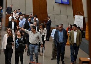 Pruebas contundentes en Diputados de impunidad fiscal sobre Metrobús - Política - ABC Color