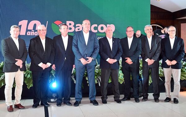 Bancop celebró sus primeros 10 años - Empresariales - ABC Color