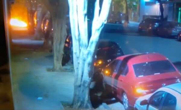 Encapuchados atacaron el edificio del diario Clarín con bombas molotov | 1000 Noticias