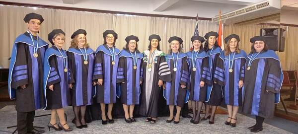 Se gradúan nuevos doctores en salud pública •
