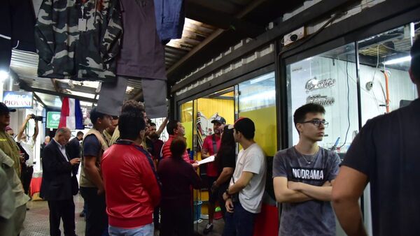 Comuna inicia trabajos para despeje de contenedores en el Mercado 4