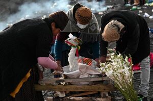 Con rituales en cerros, bolivianos abren el mes de la “Pachamama” por prosperidad y salud - Viajes - ABC Color