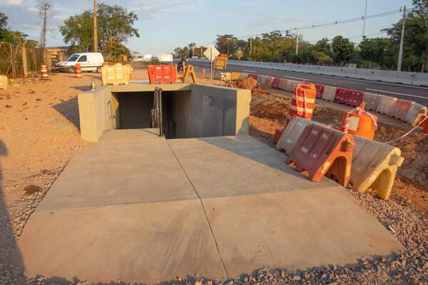 Crónica / Habilitan provisoriamente un túnel peatonal sobre la ruta PY02
