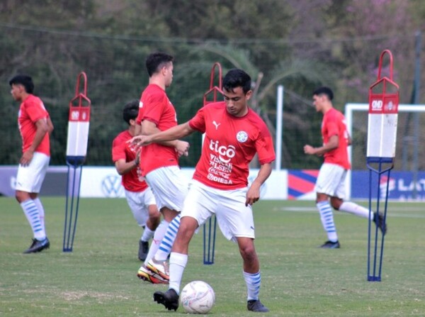 La Albirroja Sub 20 inició microciclo en el CARDE - APF