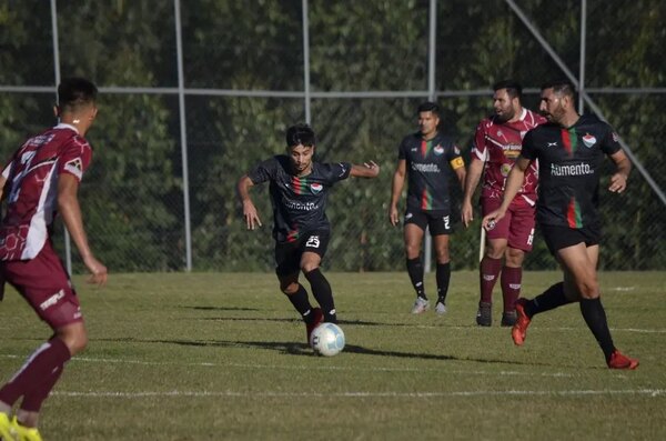 El exmundialista albirroja que está jugando el Nacional B