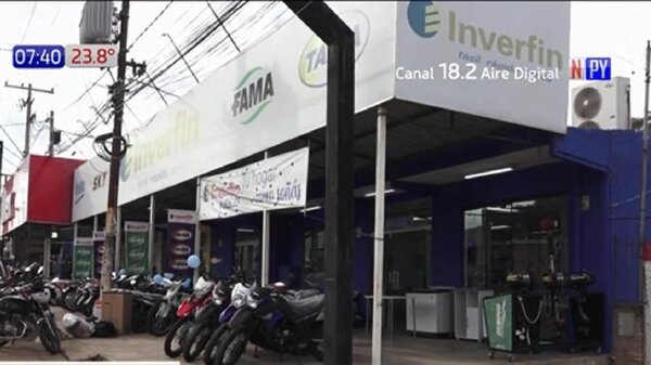 Rompevidrios atracaron un local comercial en Limpio | Noticias Paraguay