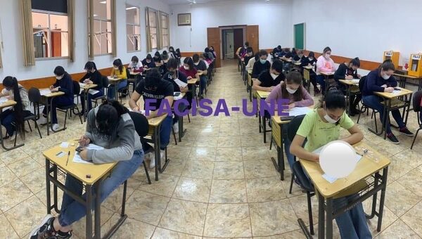 Postulantes a Medicina de FACISA-UNE inician segundas pruebas parciales del CPI