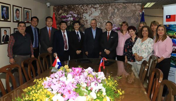 Paraguay y Taiwán invierten cerca de USD 3,7 millones para producir y comercializar orquídeas - .::Agencia IP::.