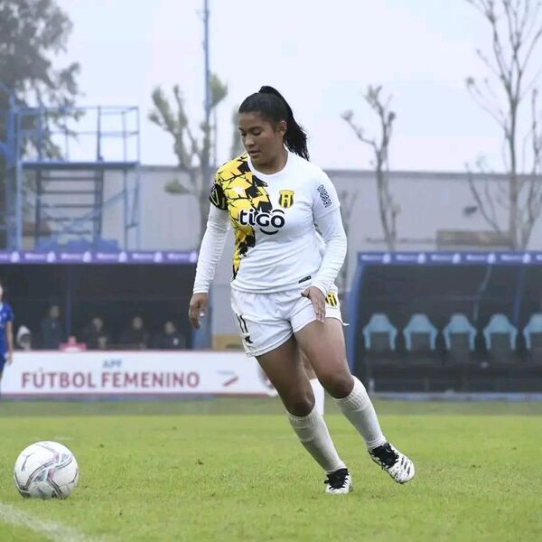 Fútbol Femenino: General comanda la Sub 18 con dos escoltas - Fútbol - ABC Color