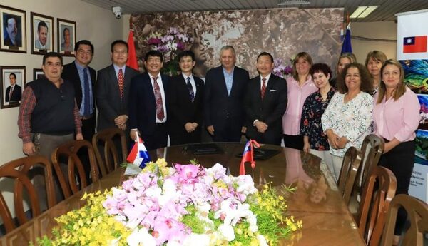 Paraguay y Taiwán invierten cerca de USD 3,7 millones para producir y comercializar orquídeas - La Clave