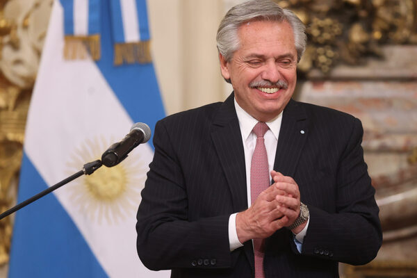 El presidente argentino visita un proyecto de litio de la china Zijin - MarketData