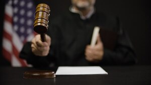 Justicia de EE.UU. pidió a la Argentina incautar el avión iraní que transportó cigarrillos de Tabesa - El Trueno
