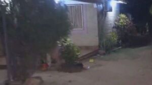 Delincuentes siguen a un hombre hasta su casa para robarle su vehículo
