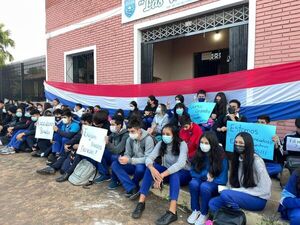 Padres y alumnos de un colegio de Caraguatay reclaman a las autoridades la falta de un director - Nacionales - ABC Color
