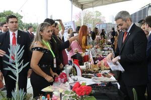 Recuerdan apriete de China, en acto de donación de Taiwán a emprendedoras - Política - ABC Color
