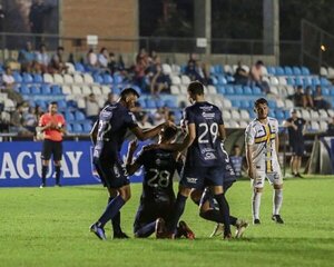 Diario HOY | En un partidazo, Guaireña elimina a Trinidense de la Copa Paraguay
