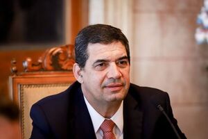 Vicepresidente, en la lista para cobrar como exobrero - Nacionales - ABC Color