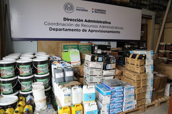 Importante lote de equipos de insumos en desuso fue donado por Hacienda - .::Agencia IP::.