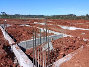Gran Hospital del Sur: inició la carga de hormigón de los primeros pilares - .::Agencia IP::.