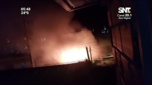 Incendio en la Chacarita: Varias familias afectadas - SNT